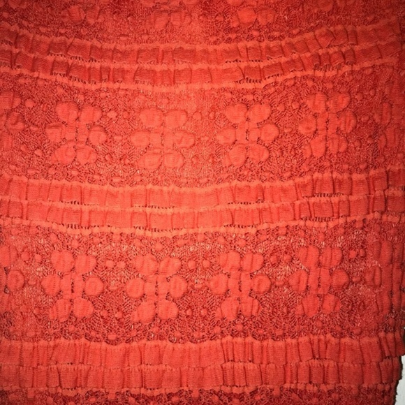 Lace Figure Hugging Dress with Stretch - Picture 5 of 7